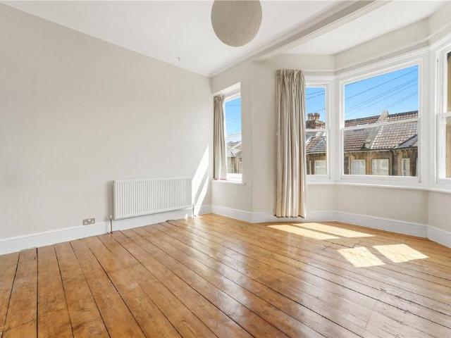 Cornwallis Avenue, Bristol BS8 4 bed terraced house to rent £2,400 pcm £554 pw