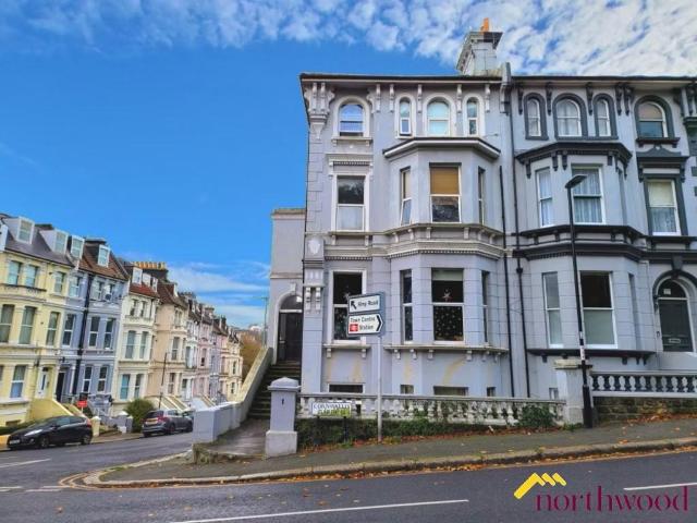 Cornwallis Gardens, Hastings, TN34 1 bed flat to rent £800 pcm £185 pw