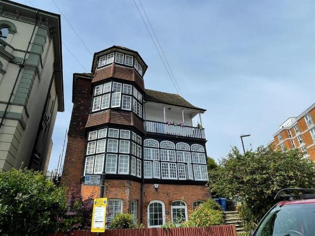 Cornwallis Gardens, Hastings TN34 1 bed house to rent £1,075 pcm £248 pw