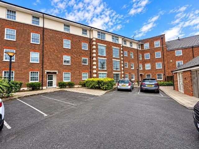 Cornwallis Road, London, SE18 2 bed apartment to rent £1,850 pcm £427 pw