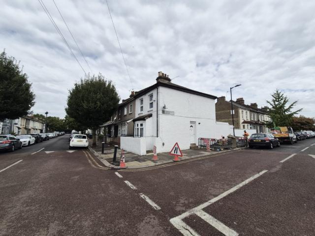 Cornwallis Road, N9 2 bed end of terrace house to rent £2,300 pcm £531 pw