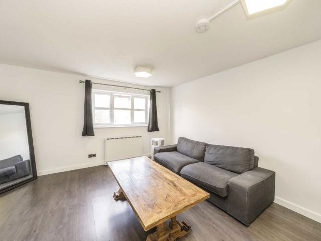 Cornwallis Square, N19, London