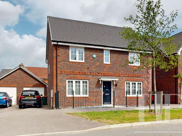 Cornwell Avenue, Crawley RH10, 4 bed detached house to rent, £2,400 pcm | PrimeLocation