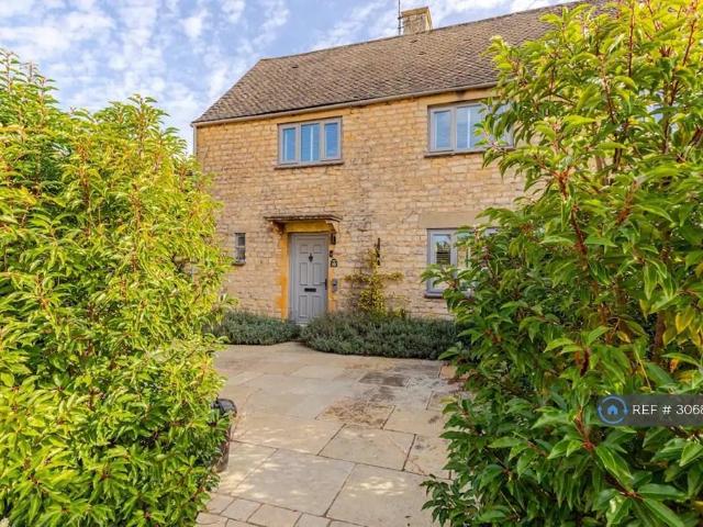 Coronation Close, Chipping Campden, GL55 2 bed semi detached house to rent £2,000 pcm £462 pw