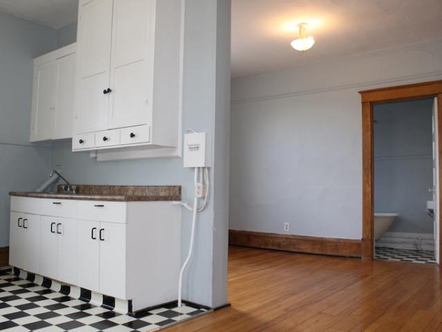 Coronation Place Apartments | 444 5 Avenue North