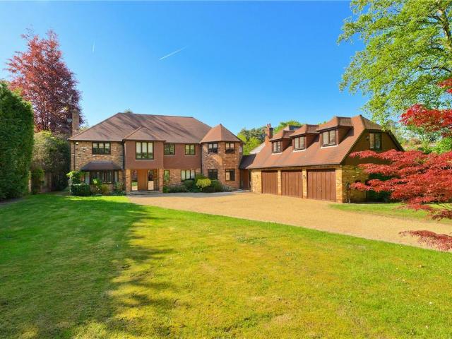 Coronation Road, Ascot, Berkshire, SL5 5 bed detached house to rent £12,000 pcm £2,769 pw