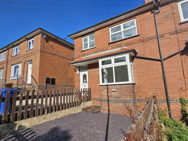 Coronation Road, Hoyland 3 bed semi detached house to rent £795 pcm £183 pw