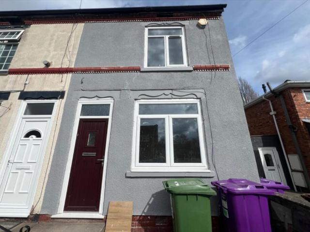 Coronation Road, Wolverhampton 2 bed end of terrace house to rent £950 pcm £219 pw
