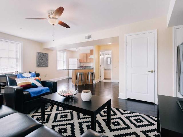Coronado Lindell East 1 Bedroom Apartment for Rent at 3733 Lindell Blvd, St. Louis, MO 63108 Grand Center