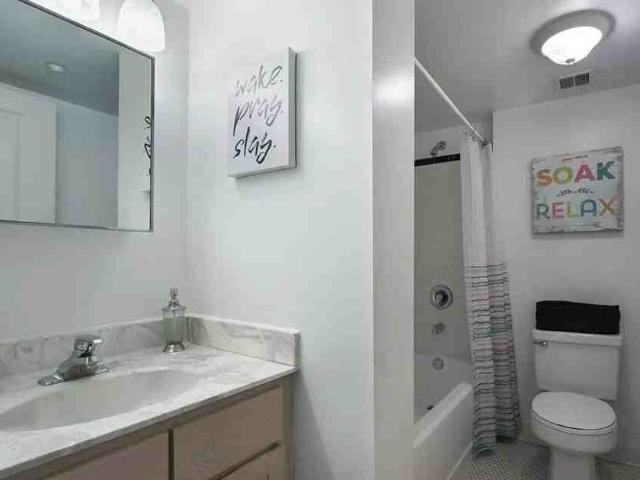 Coronado Lindell East 1 Bedroom Apartment for Rent at 3733 Lindell Blvd, St. Louis, MO 63108 Grand Center
