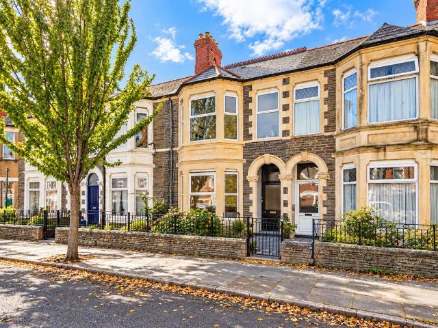 Corporation Road, Grangetown CF11, 2 bed flat to rent, £1,200 pcm | PrimeLocation