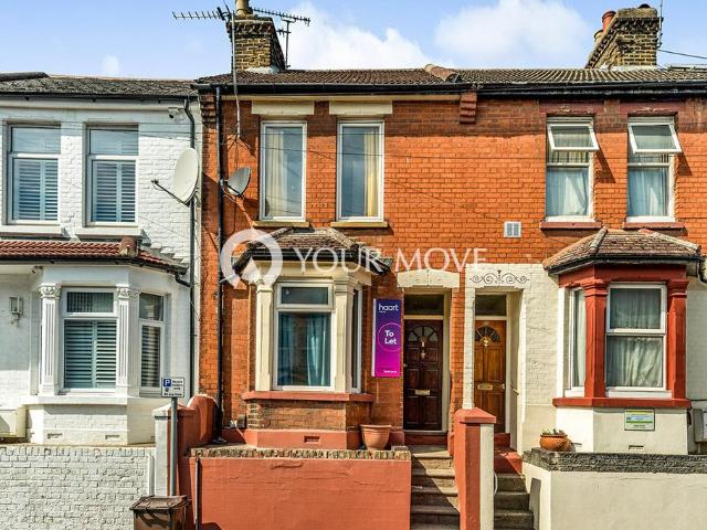 Corporation Road, Kent ME7 2 bed terraced house to rent £1,300 pcm £300 pw