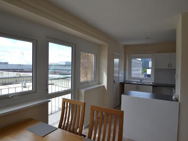 Corporation Street, Corby NN17 3 bed maisonette to rent £875 pcm £202 pw