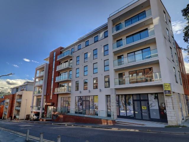 Corporation Street, High Wycombe, Buckinghamshire HP13, 2 bed flat to rent, £1,600 pcm | PrimeLocation