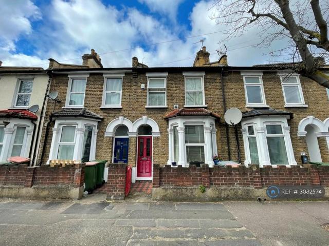 Corporation Street, London, E15 3 bed terraced house to rent £2,475 pcm £571 pw