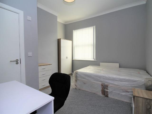 Corporation Street, Stoke ST4, 4 bed shared accommodation to rent, £477 pcm | PrimeLocation