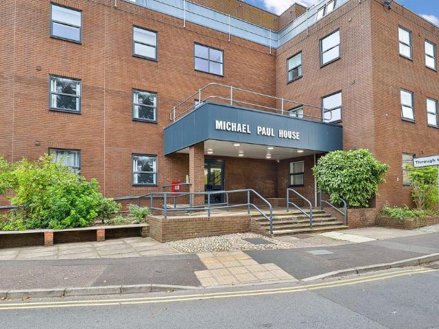 Corporation Street, Taunton, TA1 Studio to rent £775 pcm £179 pw
