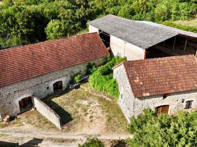 Corps de ferme 7 bâtiments sur 8 ha 120m² Cabrerets