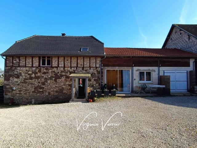 Corps de ferme 155 m² + gites + piscine sur 2.697 m² terrain 19520 Cublac