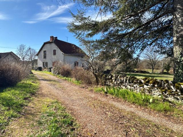 Corps de ferme à rénover à proximité de Limogne en Quercy 172m² Limogne en Quercy