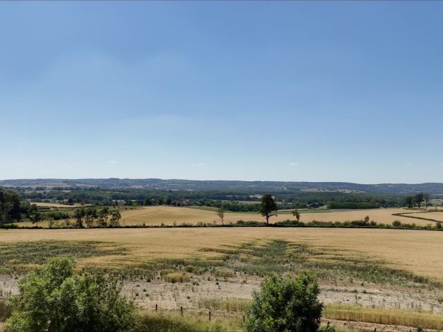 Corps de ferme à rénover sur 3 hectares 140m² Saint Maurice