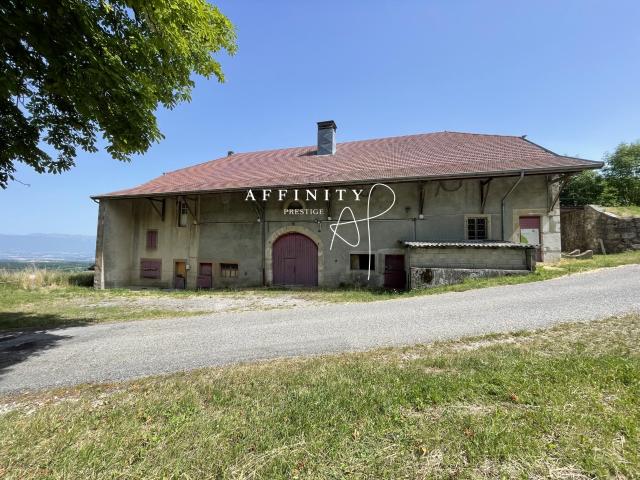 Corps de ferme à rénover Terrain 4100 m2 entre Genève et Annecy vue dégagée sur le genevois