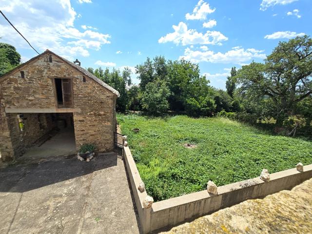 Corps de ferme avec maison, appartement et dépendances Dur. 237m² Durenque
