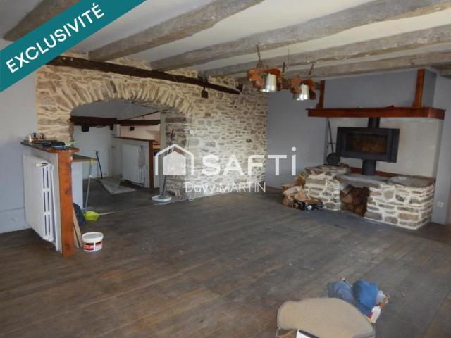 Corps de ferme avec une habitation de 165 m², sa grange et ses dépendances