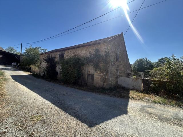 Corps de Ferme Creusois avec 7 800 m² de terrain 145m² Saint Priest