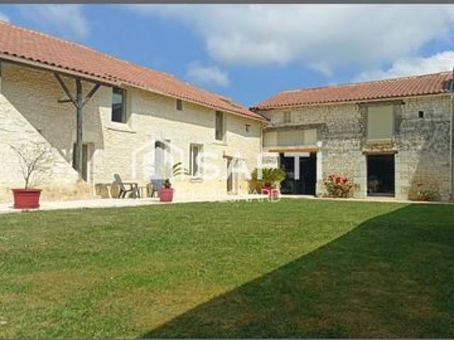 Corps de ferme de 7 pièces 180m2 environ 86200 LA ROCHE RIGAULT