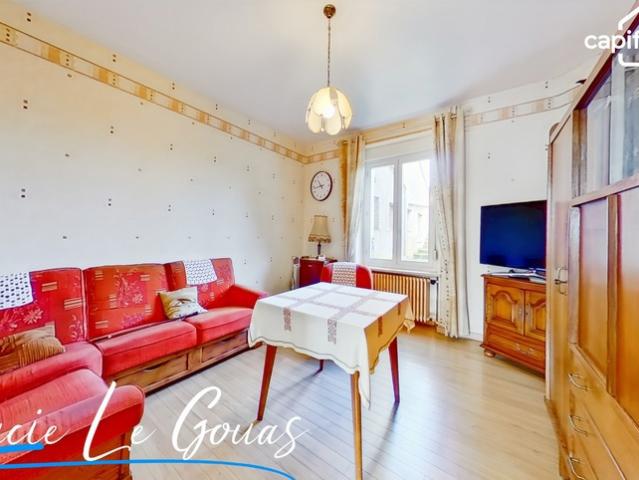 Corps de ferme de 154m² habitable avec grange, dépendances, jardin et verger – Bazailles