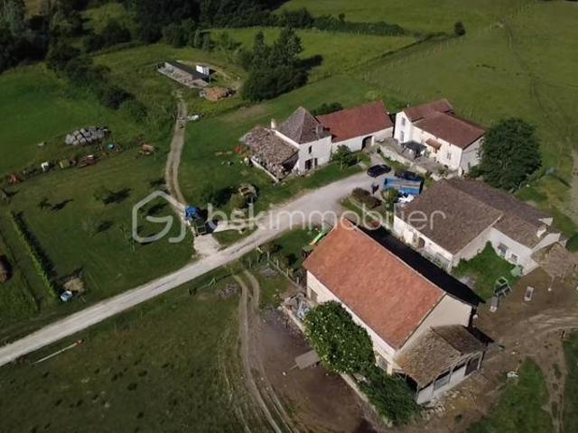 Propriété agricole de 35 ha avec maison rénovée DPE A et dépendances
