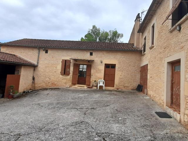 Corps de ferme en pierre