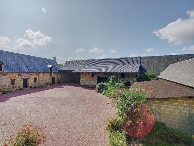 Corps De Ferme En Pierre, Maison Et Dépendances ! 160m² Maisoncelles Pelvey