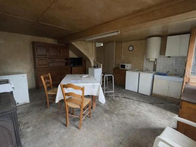 Corps de ferme maison, grange et annexes