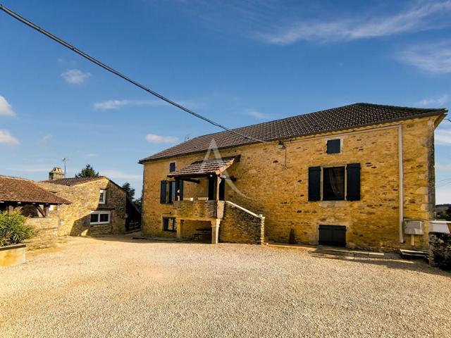 Corps de ferme: Maison en pierre + dépendances, entre Prayssac et Villefranche du Périgord