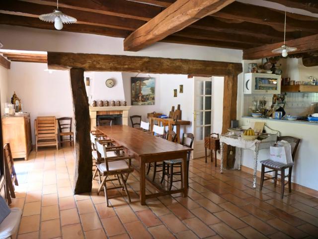 CORPS DE FERME PIERRES POUTRES ET PISCINE