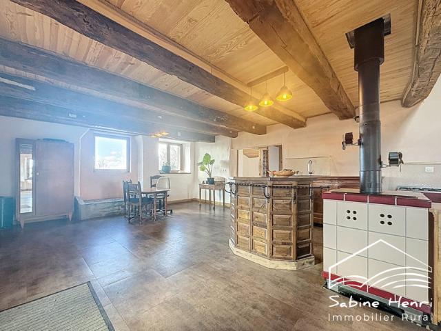 Corps de ferme renové avec des materiaux ecologiques