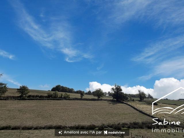 Corps de ferme sur 1,2 ha 200m² Montirat
