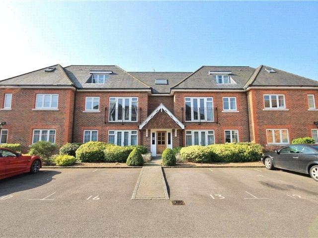 Corrie Road, Addlestone, Surrey KT15, 1 bed flat to rent, £1,300 pcm | PrimeLocation
