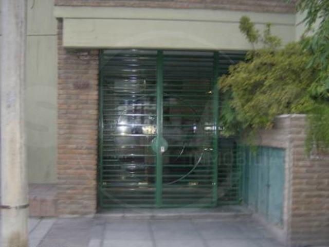 Corrientes 3100, Centro