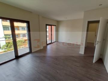 CORROIOS / VALE DE MILHAÇOS: Apartamento T3+1 T4. Duplex c/ Parqueamento e arrecadação