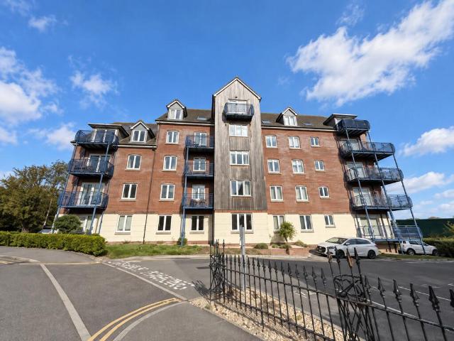 Corscombe Close 2 bed apartment to rent £1,200 pcm £277 pw