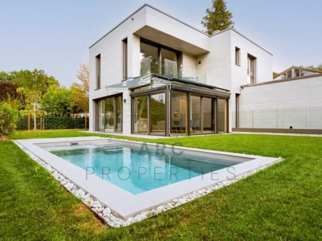 CORSIER – AUSSERGEWÖHNLICHE ZEITGENÖSSISCHE VILLA