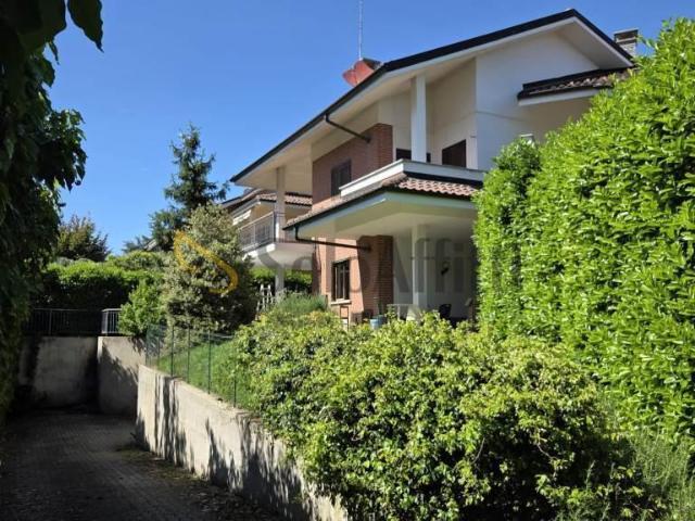 Corso Torino 84 10 vani 240mq
