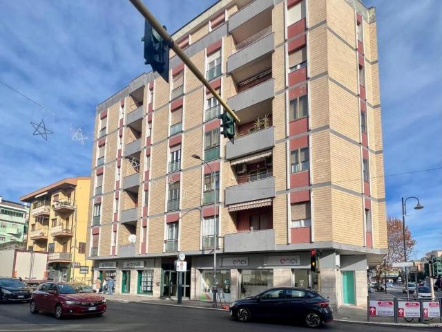 Corso Umberto I 233 6 vani 120mq