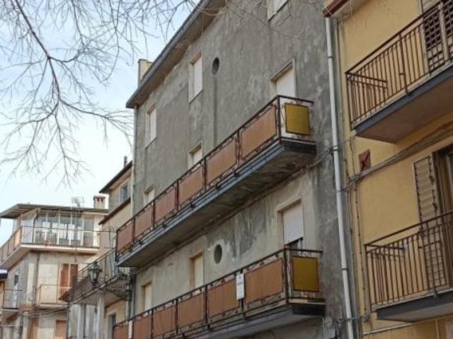Corso Umberto I 6 vani 210mq