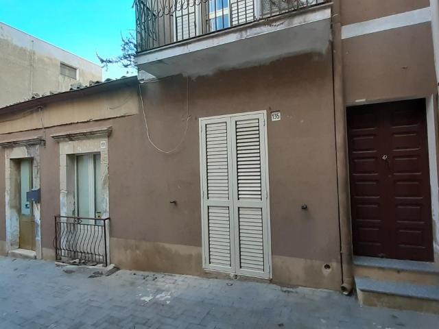 Corso Vittorio Emanuele 135 6 vani 130mq