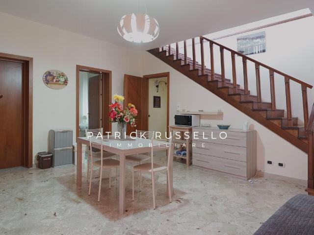Corso Vittorio Emanuele 238 11 vani 350mq