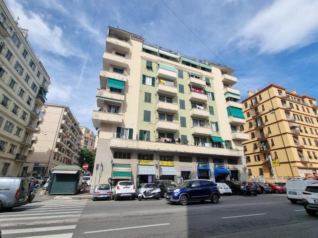 Corso Alessandro de Stefanis 21 6 vani 85mq